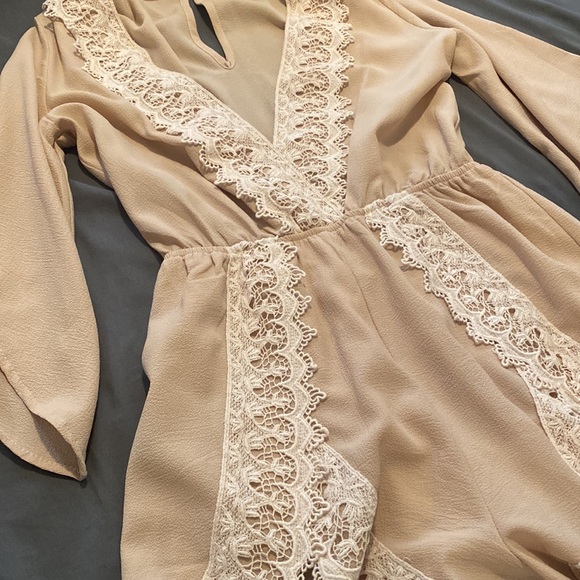 Cream Lace Lined Romper - Picture 2 of 4